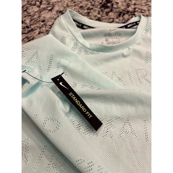 Nike womens NWT running top size S - Picture 12 of 12